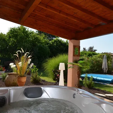 Les Terrasses De L'oliu De L'oustalet Hébergement de vacances