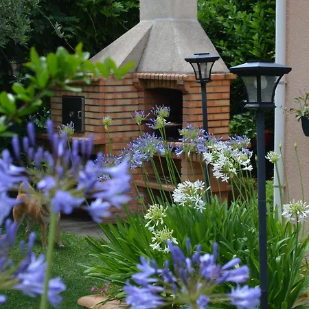 Les Terrasses De L'oliu De L'oustalet Hébergement de vacances *
